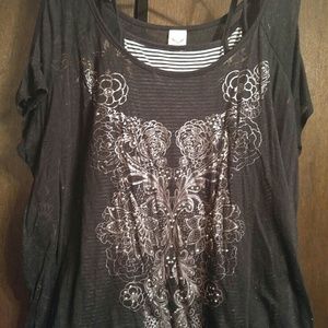 Cute shoulderless top with tank